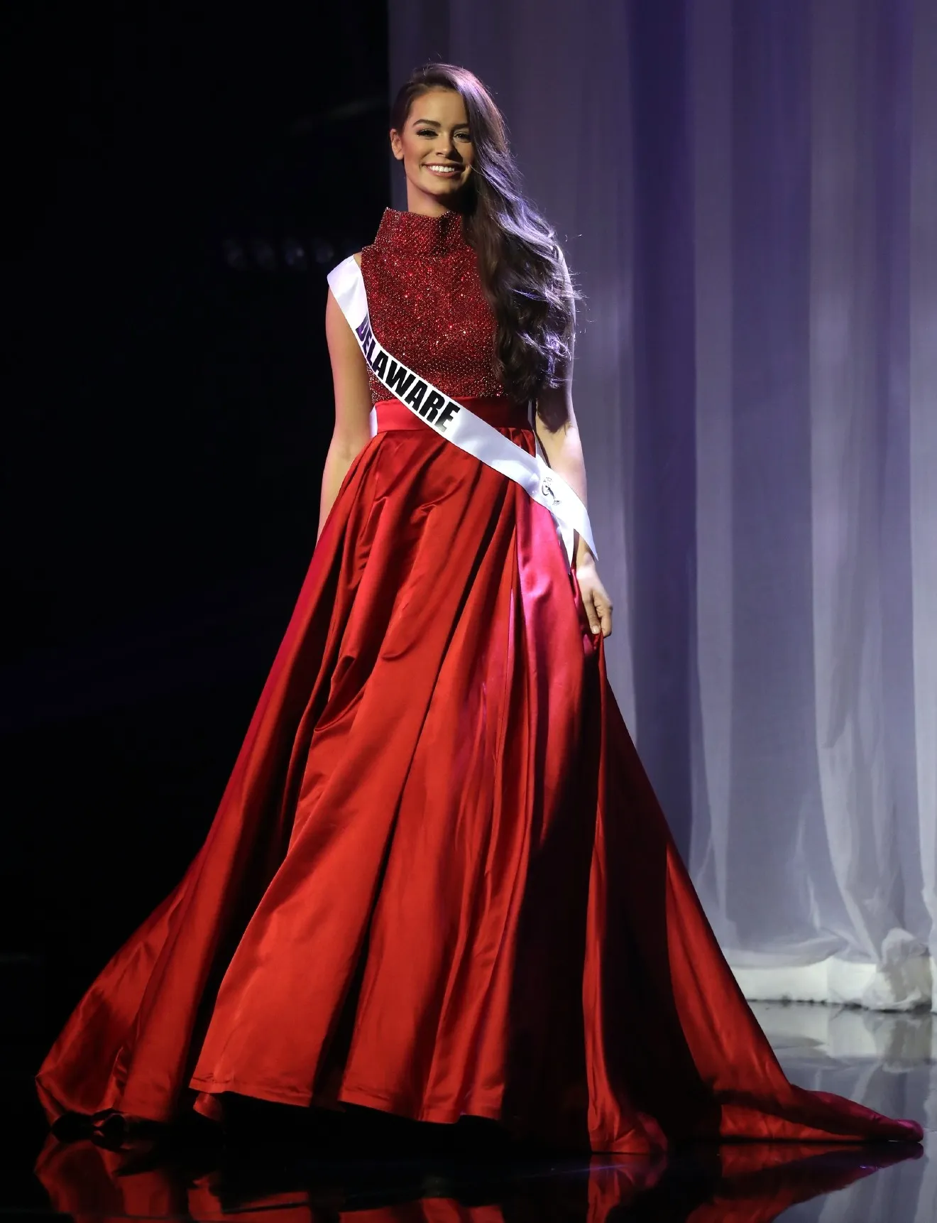 2019 THE MISS TEEN USA Dark Red Long Celebrity Dresses High Neck