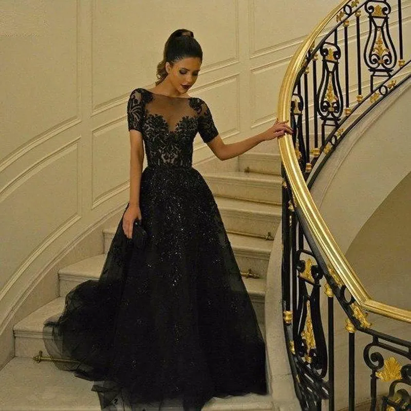 Kurze Ärmel, schwarze Abendkleider von Elie Saab, perlenbesetzte Strasssteine, geraffte Tüllkleider in voller Länge, Abendgarderobe, Spitzenapplikationen, Vestideos