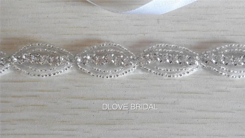 Vintage Wedding Bridal Hairband Crystal Rhinestone Pograph Headpieces Head Decoration smycken Hårtillbehör med vitt band 4091997