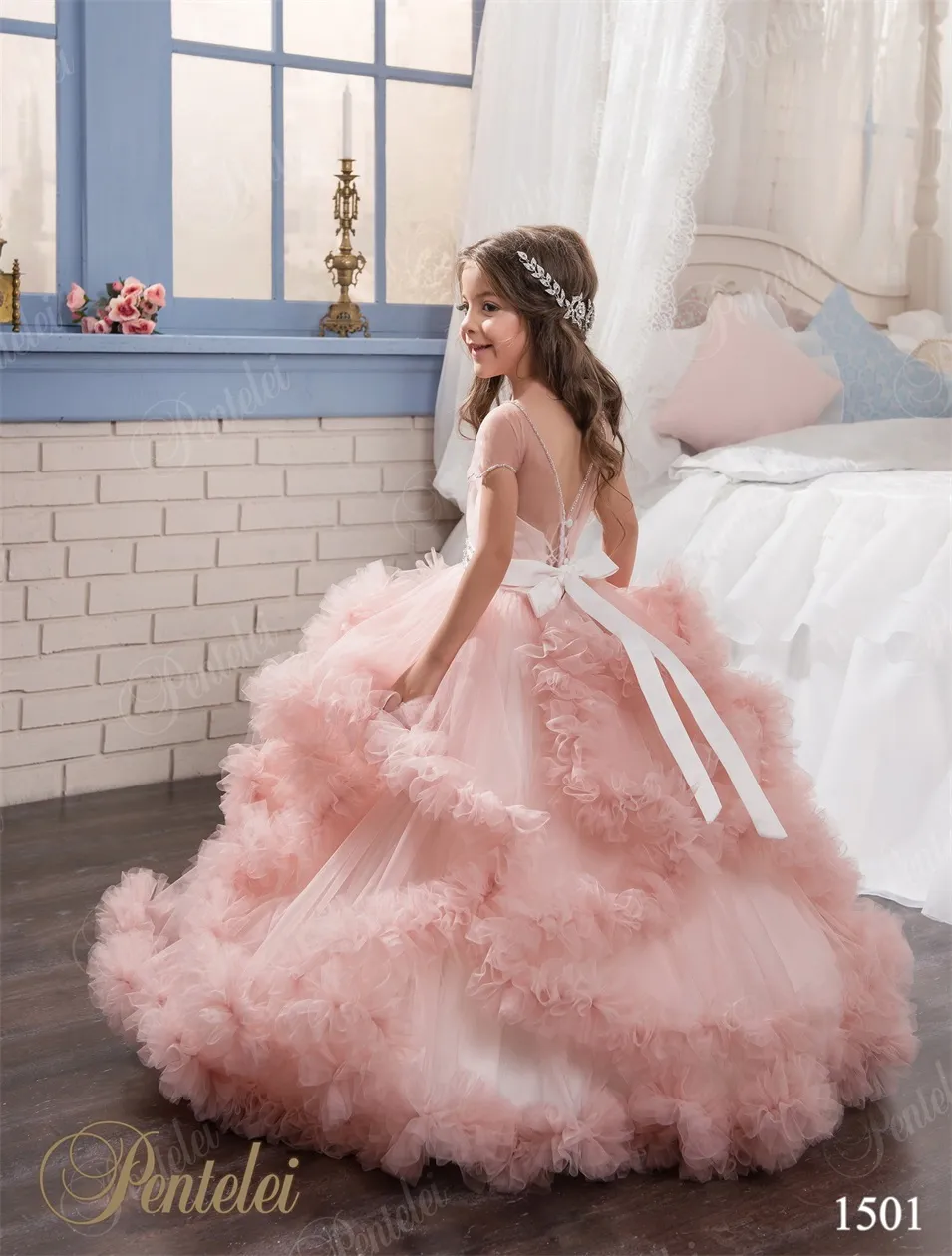 Abiti da ragazza di fiori con nuvole volanti 2021 Pentelei Princess Tiered Blush Pink Tulle Tutu Abiti da spettacolo ragazze Lunghezza del pavimento Custom Made