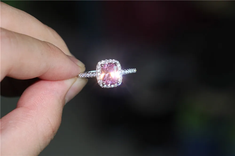 패션 925 스털링 실버 스퀘어 핑크 시뮬레이션 다이아몬드 지르콘 반지 약혼 웨딩 밴드 쥬얼리 여성을위한 설정