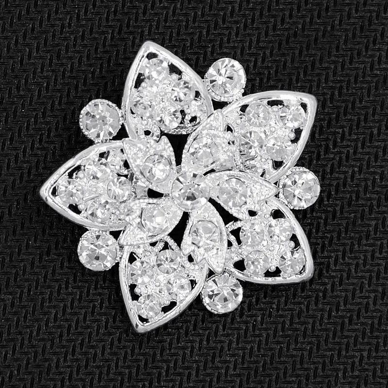Luxe Bright Silver Tone Clear Tsjechische kristallen Gedetailleerde bloem broche voor bruiloft vrouwen kleding sieraden pins elegante diamante bakken