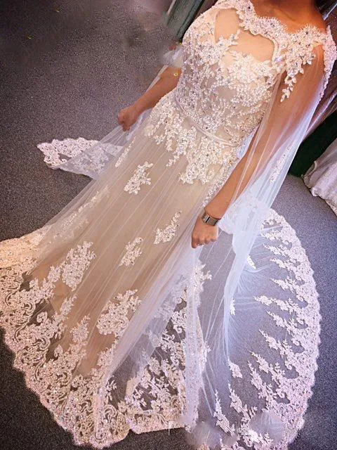 놀라운 레이스 Applique 비즈 웨딩 드레스 2017 Tulle Long Cape Bridal Gowns 아이보리 플로어 길이 웨딩 드레스 맞춤 제작