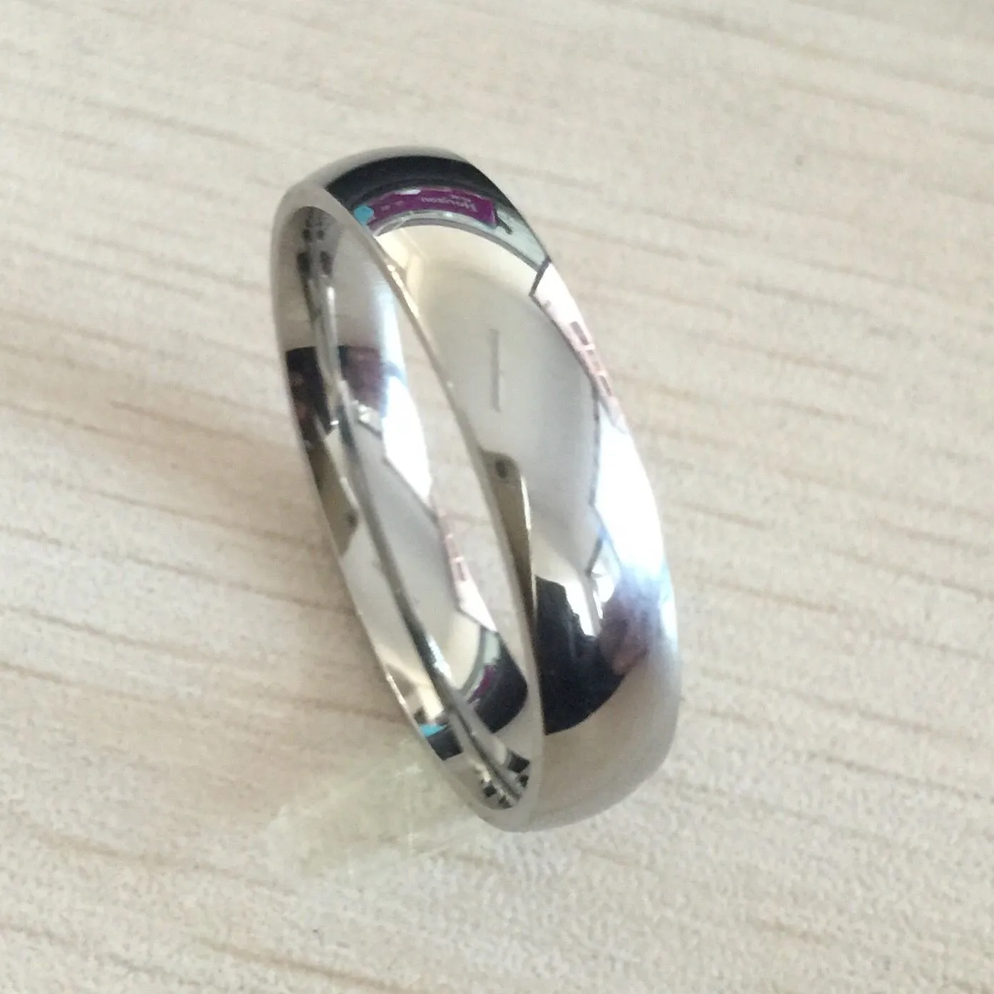 클래식 남성 리얼 실버 18K 화이트 골드 도금 6mm 티타늄 스틸 여성 남성 결혼 반지 최고 품질 연인 웨딩 쥬얼리를 페이드하지 마십시오