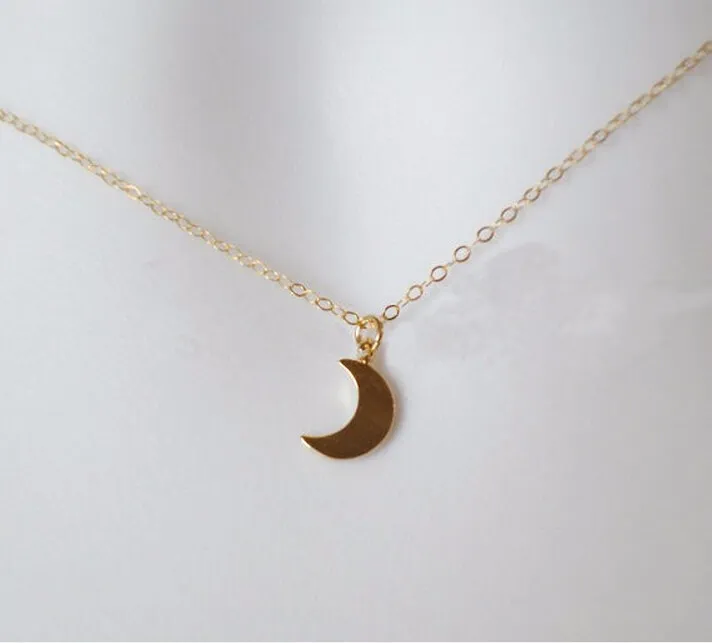 - 18k gold plated necklace simple fashion sexy small moon pendant necklace gift for women wholesale 