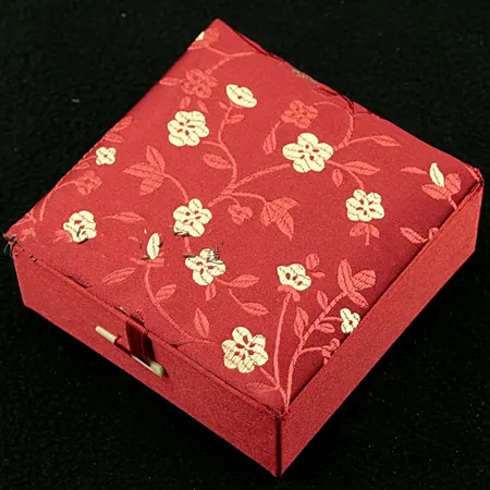 High Quality Cotton Filled Gift Box Bracelet Case Display Box Decorative Packaging Chinese Floral Silk Brocade Craft Cardboard Jewelry Boxes