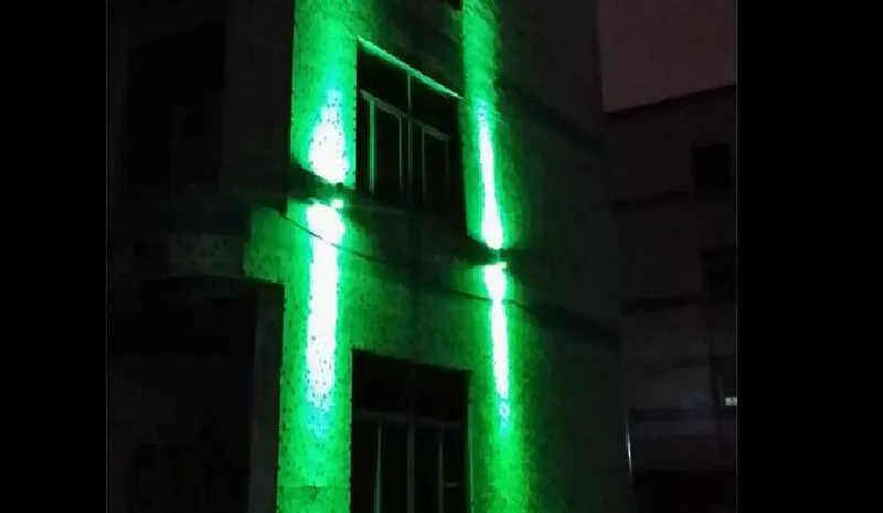 36Wの屋外LED壁マウントランプ防水IP65 110V 220V店頭の建物の装飾的な洪水ライトスポット6489445のための照明