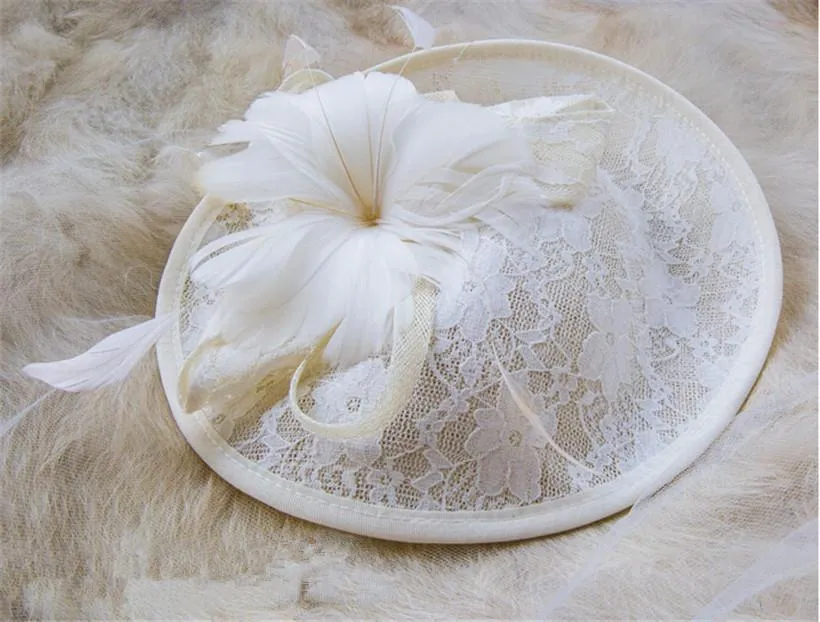 Vintage New Church Derby Vintage Wedding Bridal Fascinator Pastillero blanco Flor de encaje Sombrero Gorro Diadema Corona Tiara Headpieces6200965