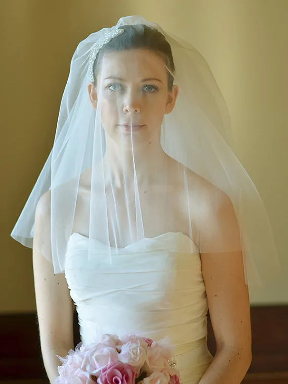 Hot Hight Quality Bästa Försäljning Romantisk Elbow White Ivory Cut Edge Veil Bridal Head Pieces för bröllopsklänningar