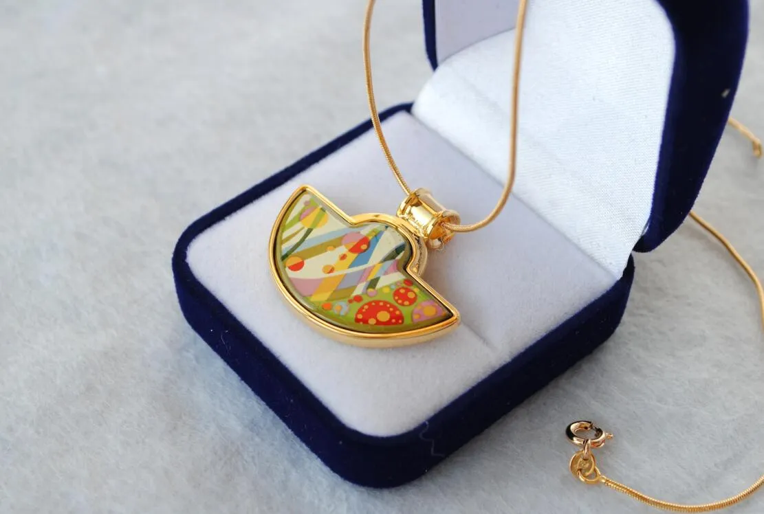 New! Flower of Love series 18K gold-plated enamel necklaces for woman Fan Pendant Necklace colar women necklace designer jewelry