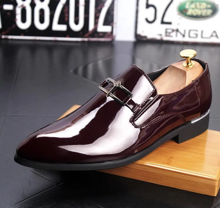 اتجاه جديد لامعة الرجال اللباس أحذية المسامير أحذية الزفاف أحذية الترفيه أحذية كبيرة الحجم: 38 - 45 شحن مجاني