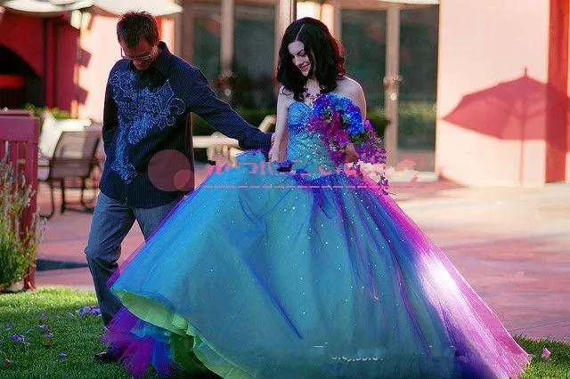 Vestido de baile de arco-íris azul e roxo Quinceanera vestidos 2021 com trem de varredura frisado de renda de 16 vestidos de festa doces