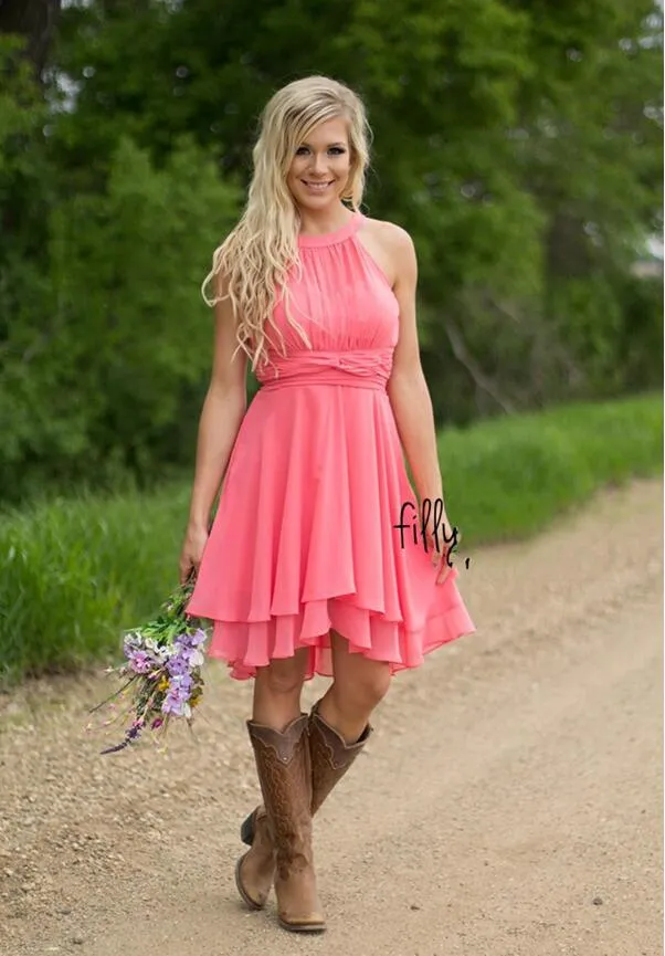 Custom Colored Cocktail Jurken Land Westen Ruched Chiffon Korte Bruidsmeisjes Jurken Knielengte Maid of Honour Jurken Match Cowboylaarzen