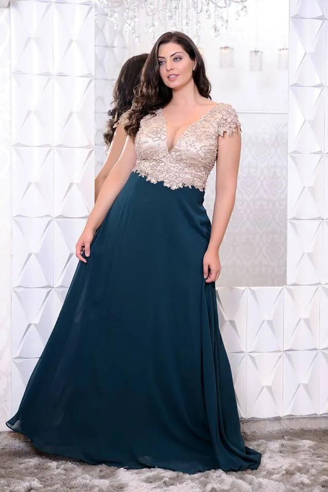 Uroczy Plus Size Sukienki wieczorowe Deep V-Neck Frezowanie Prom Suknie A-Line Długość podłogi Szyfonowa Suknia