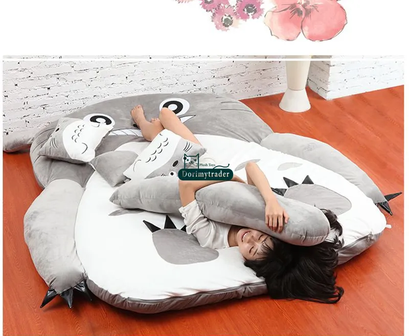 Dorimytrader Hot Anime giapponese Totoro Sacco a pelo Grande peluche Morbido tappeto Materasso Divano letto con cotone Spedizione gratuita DY61067