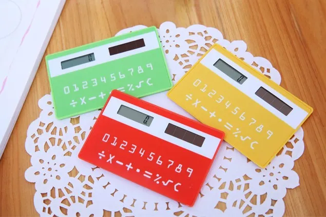 다채로운 작은 슬림 포켓 계산기 편지지 카드 휴대용 계산기 미니 핸드 헬드 울트라 얇은 카드 태양 ​​전원