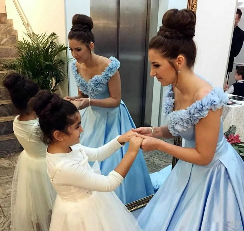 Aydınlatabiliriz Sky Blue El Yapımı Çiçekler Gelinlik Modelleri Dubai Arapça pageant törenlerinde Durum Akşam Parti Elbise Korse Quinceanera Elbiseler vestidos
