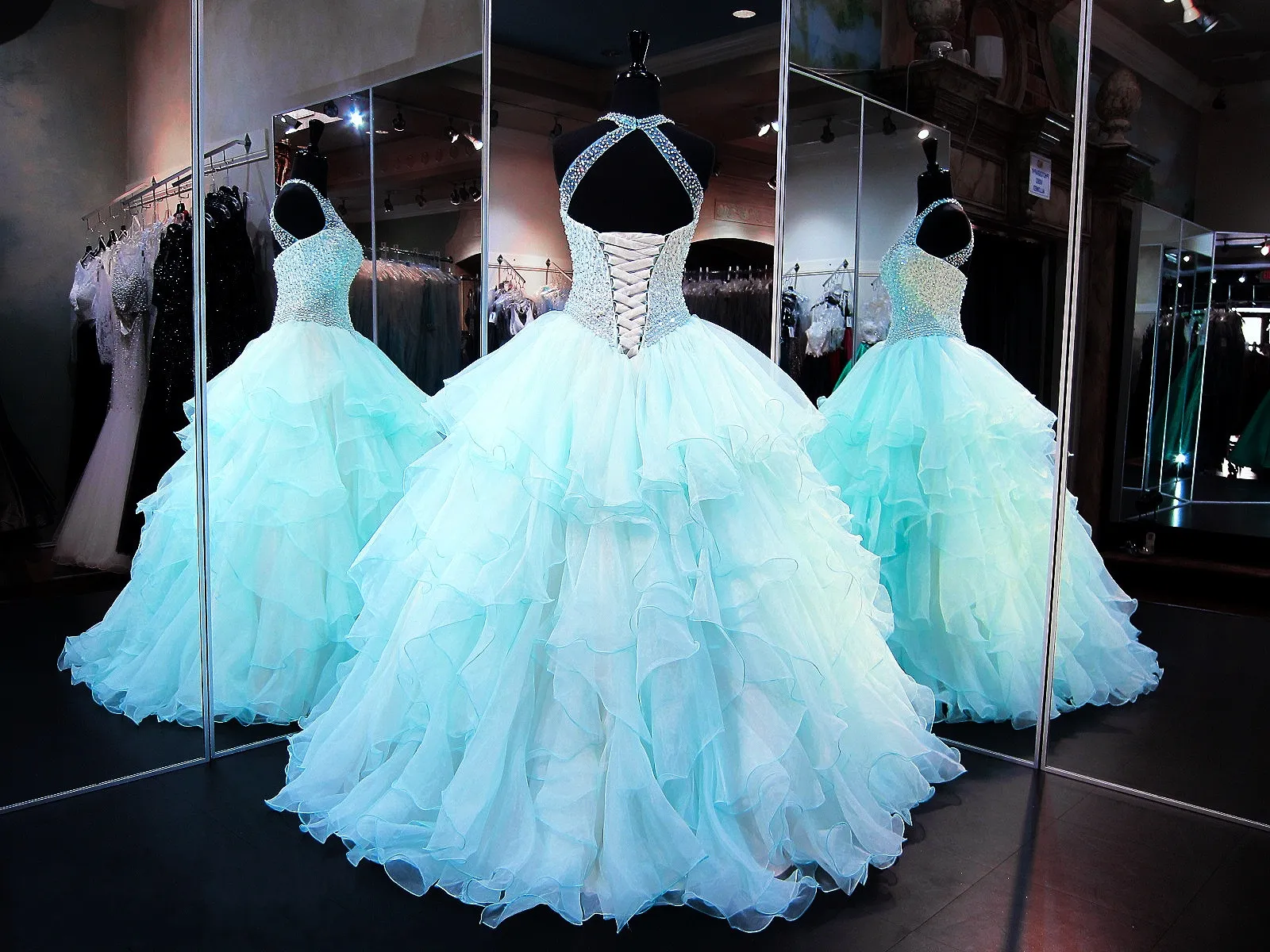 2022 Blue Ball Gown Quinceanera Dresses Beaded Pearls Corset Organza Ruffles Jewel Neck Lace Up Back Puffy Long Prom Sweet 16 Dresses