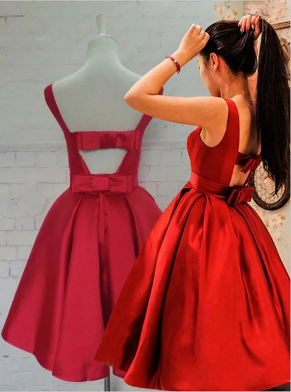 Adorável Vermelho Vestidos Revecoming Curtos vestidos de Festa de Prometo Bateau Decote Sem Mangas Satin Vestido Recorte Aberto Volta Com Bobinas Custom Feito