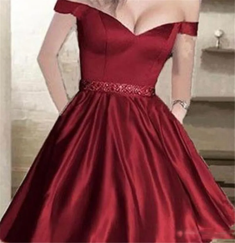 Bourgogne Satin Mini Cocktail Klänningar Sexig Backless Corset Kort Formell Prom Party Gowns Student Homecoming Dress