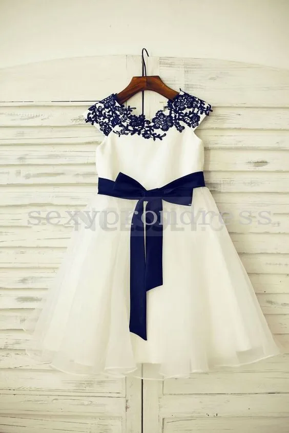 Princesse blanche bleu marine dentelle appliques robes de fille de fleur pour le mariage 2016 une ligne robes de soirée pour enfants avec longueur de plancher de ceinture de ruban