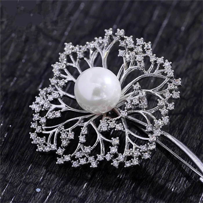 Vintage Pearl Rhinestone Brosch Pin Silver-Plate Alloy Faux Dians Broach För Bröllop Bröllop Kostym Party Dress Pin Gift 2016 Nytt mode