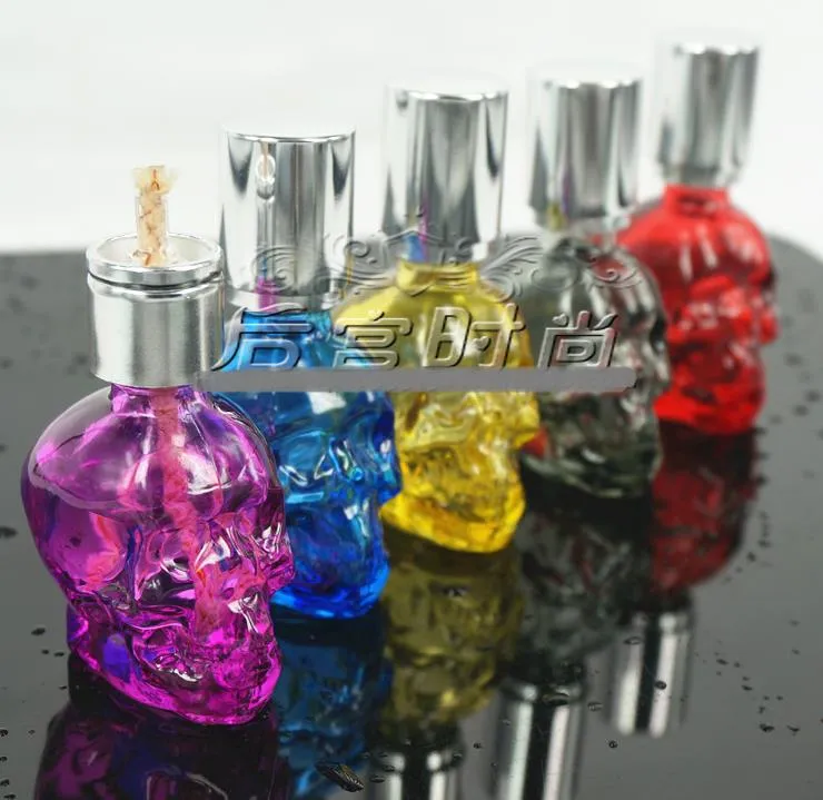 Farbenfrohe Persönlichkeit mit Totenkopf-Alkohollampe – Shisha-Rauchpfeife aus Glas. Gongs aus Glas – Bohrinseln, Glasbongs. Shisha-Rauchpfeife aus Glas – Vap-Vapo