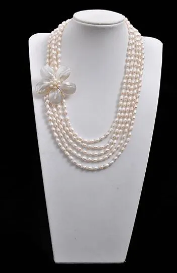 Multi-Layer Natural Pearl Halsband Kvinnlig Kort Stil Överdriven Mode Tillbehör Han Edition Långt Vit Halsband