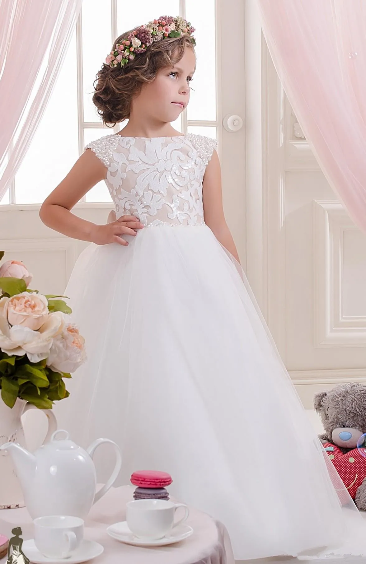 2016 Lace Pearls Flower Girl Dresses Tulle Children Wedding Dresses