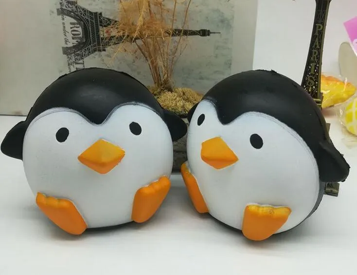 New Arrival Jumbo Squishy Penguin Kawaii Cute Animal Slow Rising Słodki Pachować Vent Charms Chleb Cake Kid Toy Doll Prezent