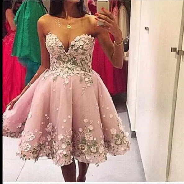 Applications sans bretelles chérie en perle courte Mini en dentelle en tulle robe de bal avec des fleurs en perles9739218