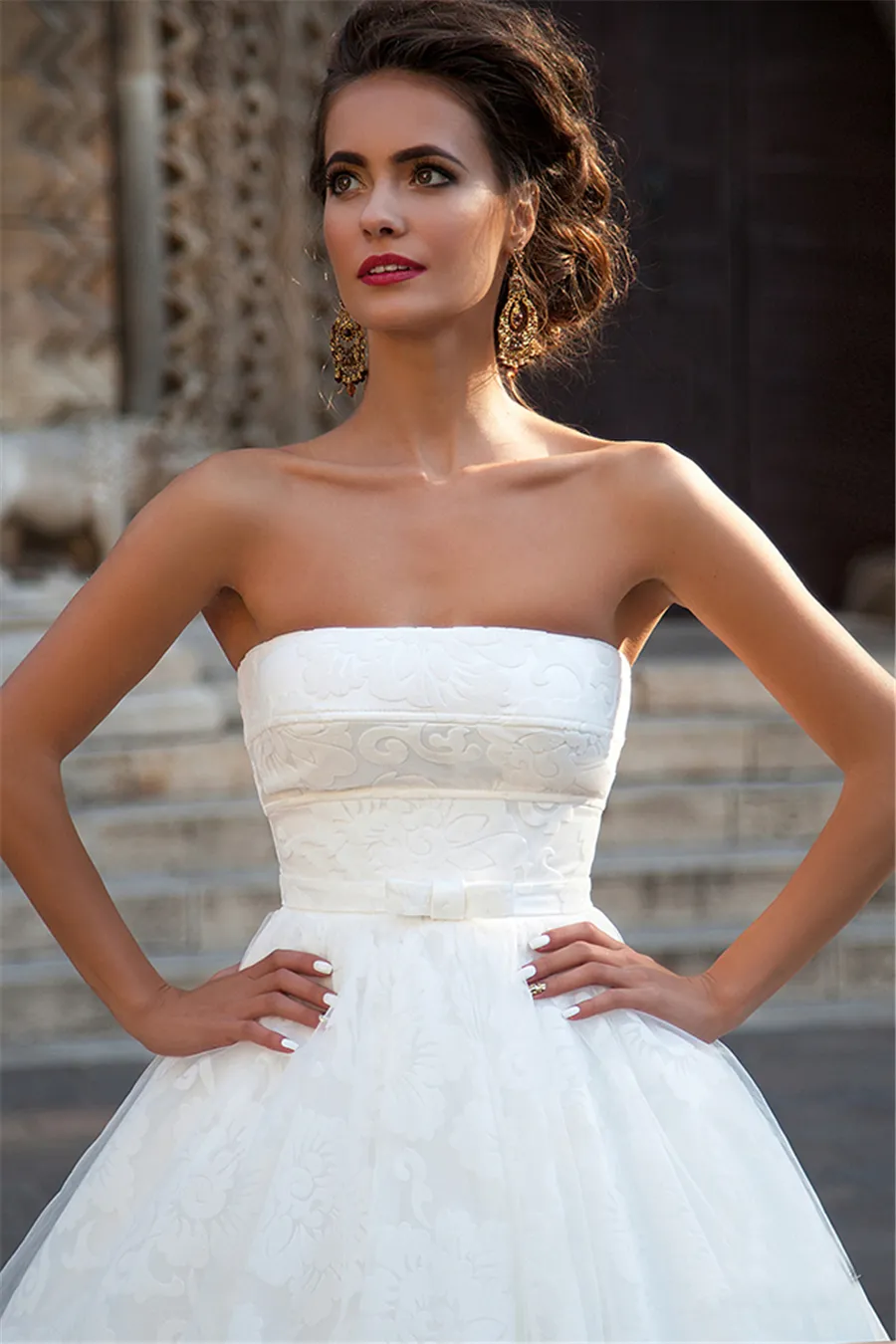 Strapless Exposed Boning Bow Lace High Quality Wedding Dress Ball Gown Long Train Bridal Gown Bandage vestidos noivas