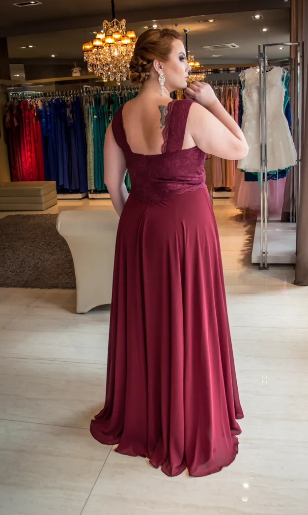 Stunning Burgundy Plus Size Lace Evening Dresses V-Neck A Line Cheap Prom Gowns Floor Length Chiffon Formal Dress