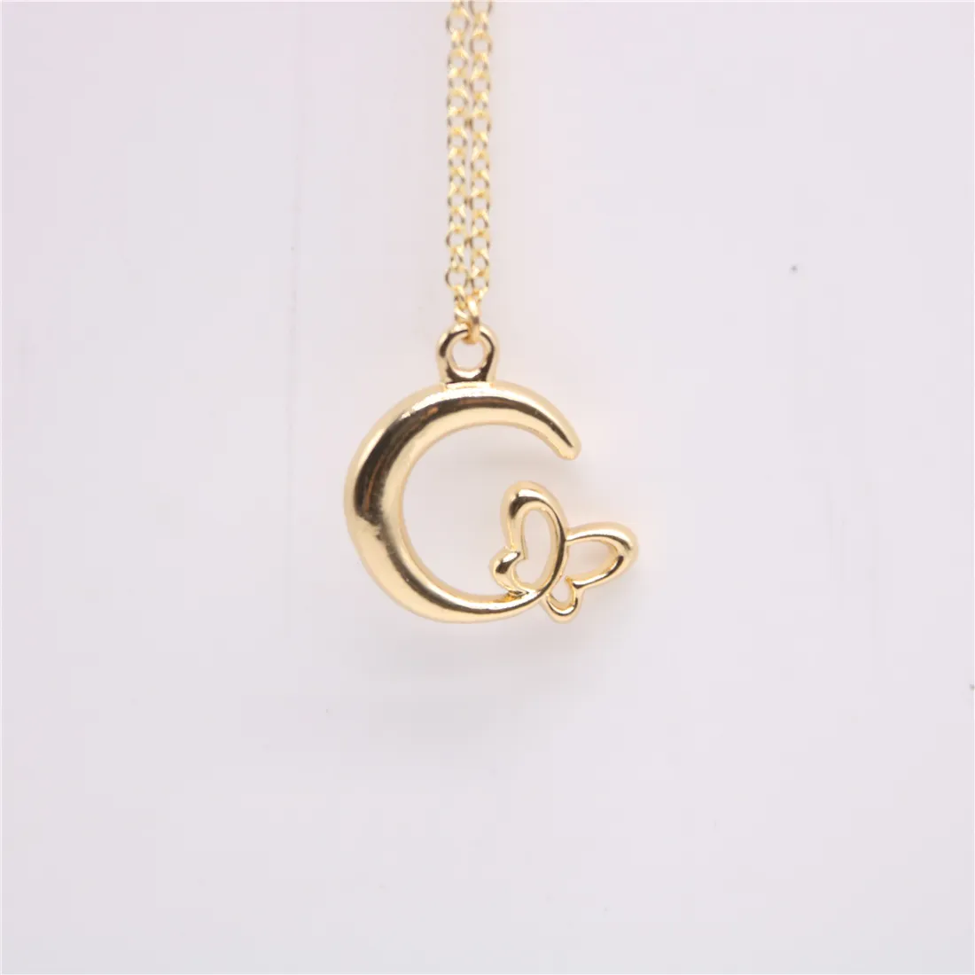 Fashion the moon butterfly pendantButterfly tails pendant with the moon choker Necklaces for women beautiful personality7457817