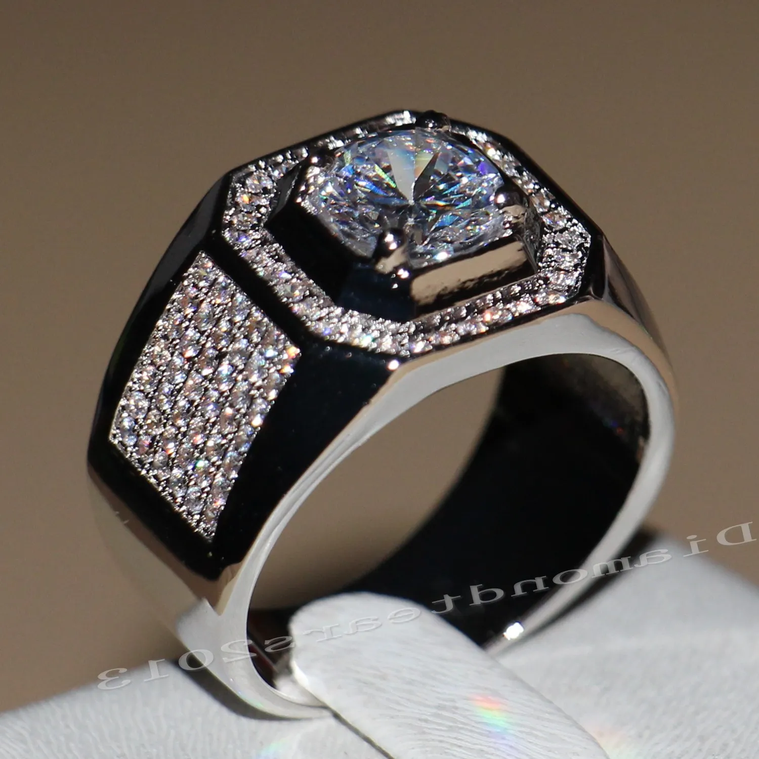 Taglia 7-13 Solitario gioielli di lusso oro bianco 10kt riempito topazio GF diamante simulato uomini banda anello di fidanzamento di nozze