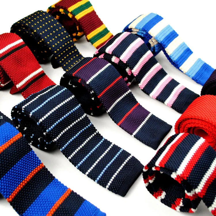 Cravatta a maglia Cravatte piatte 23 colori 145 * 5 cm Cravatta stretta da uomo Cravatta a righe per cravatta da lavoro da uomo Regalo di Natale