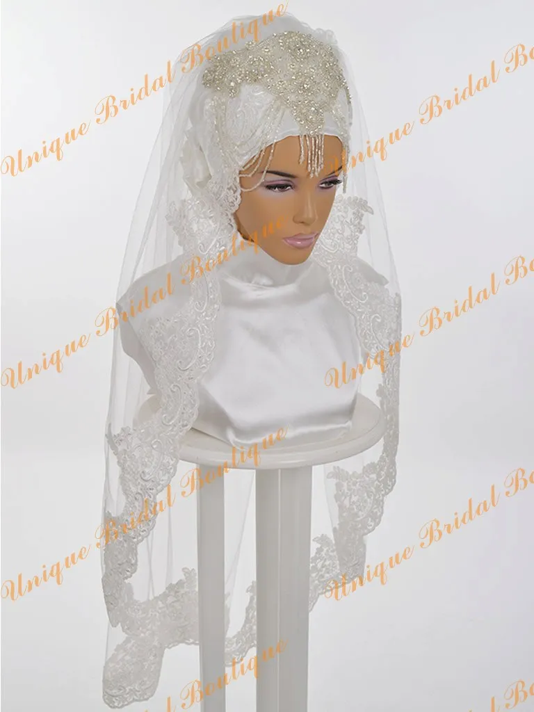 2021 Новое Прибытие Мусульманский Bridal Hijab Изготовленные на заказ Кружева Аппликация Красных Длина Локоть Длина Бисером Кристаллы Свадьба Завесы Один слой