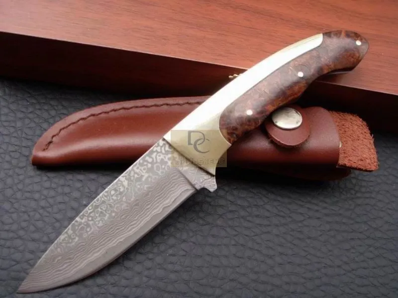 DK001T handgemaakte klassieke Damascus Fixd Damascus Blade mes koper + rode schaduw hout hoge kwaliteit met leren schede