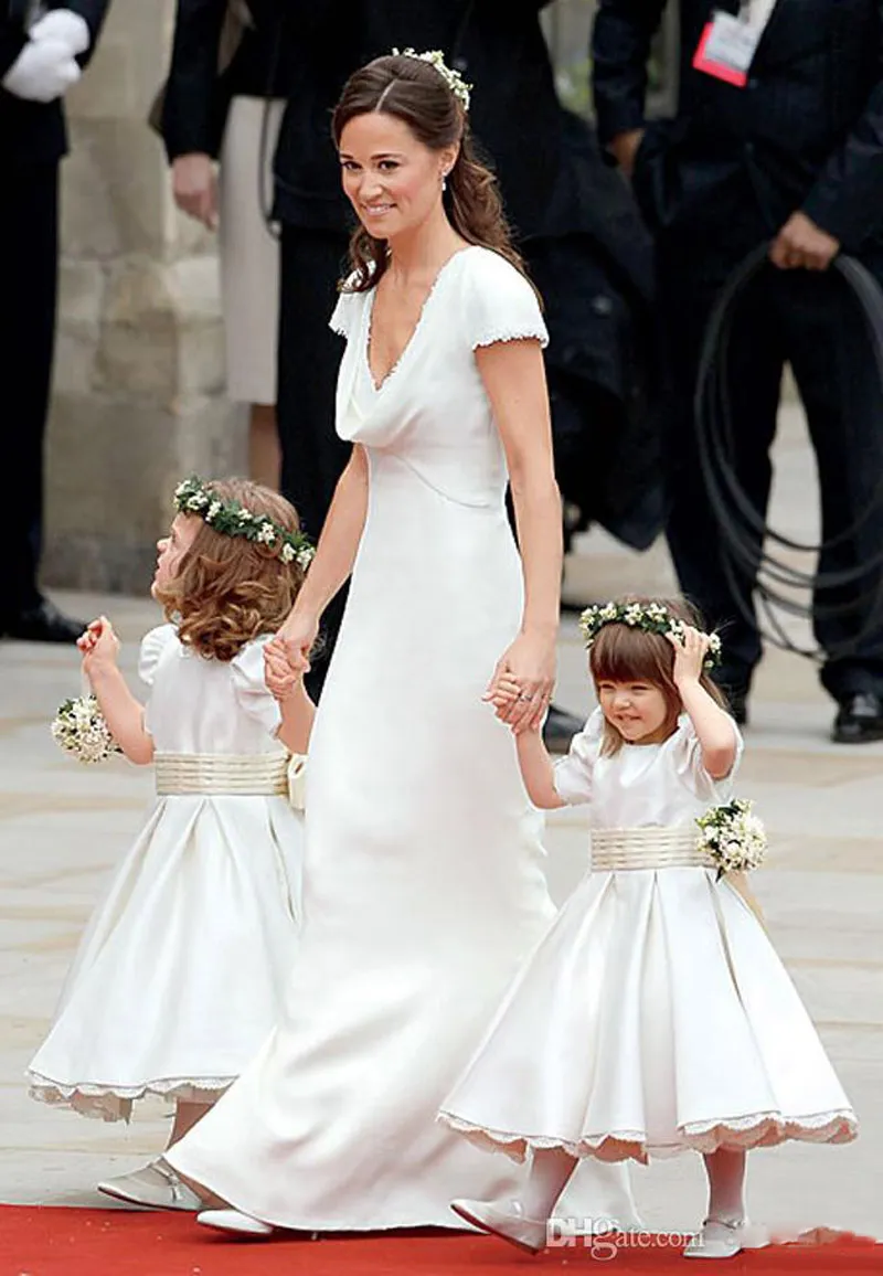 Famous Pippa Middleton Bridesmaid Dresses with Sexy Draped Deep V-Neck and Stunning Short Sleeve Mermaid Covered Button Dress Even219K