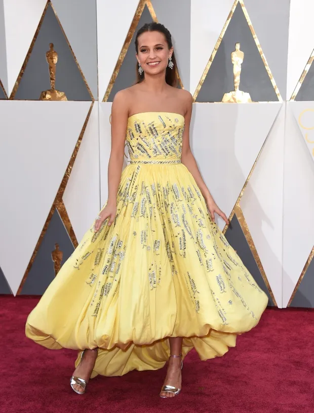 2016 Oscar Red Carpet Jurken Alicia Vikander Light Yellow HI-Lo Prom Dress Pailletten Crystal Puffy Town Strapless Celebrity Avondjurken