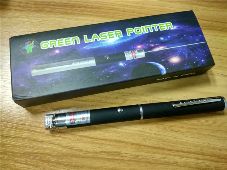 2021 Ny gåva Green Laser Pointer 2 i 1 stjärnans mönster 532nm 5MW GreenLaser Pointerpen med huvudkalejdoskop Light3899718