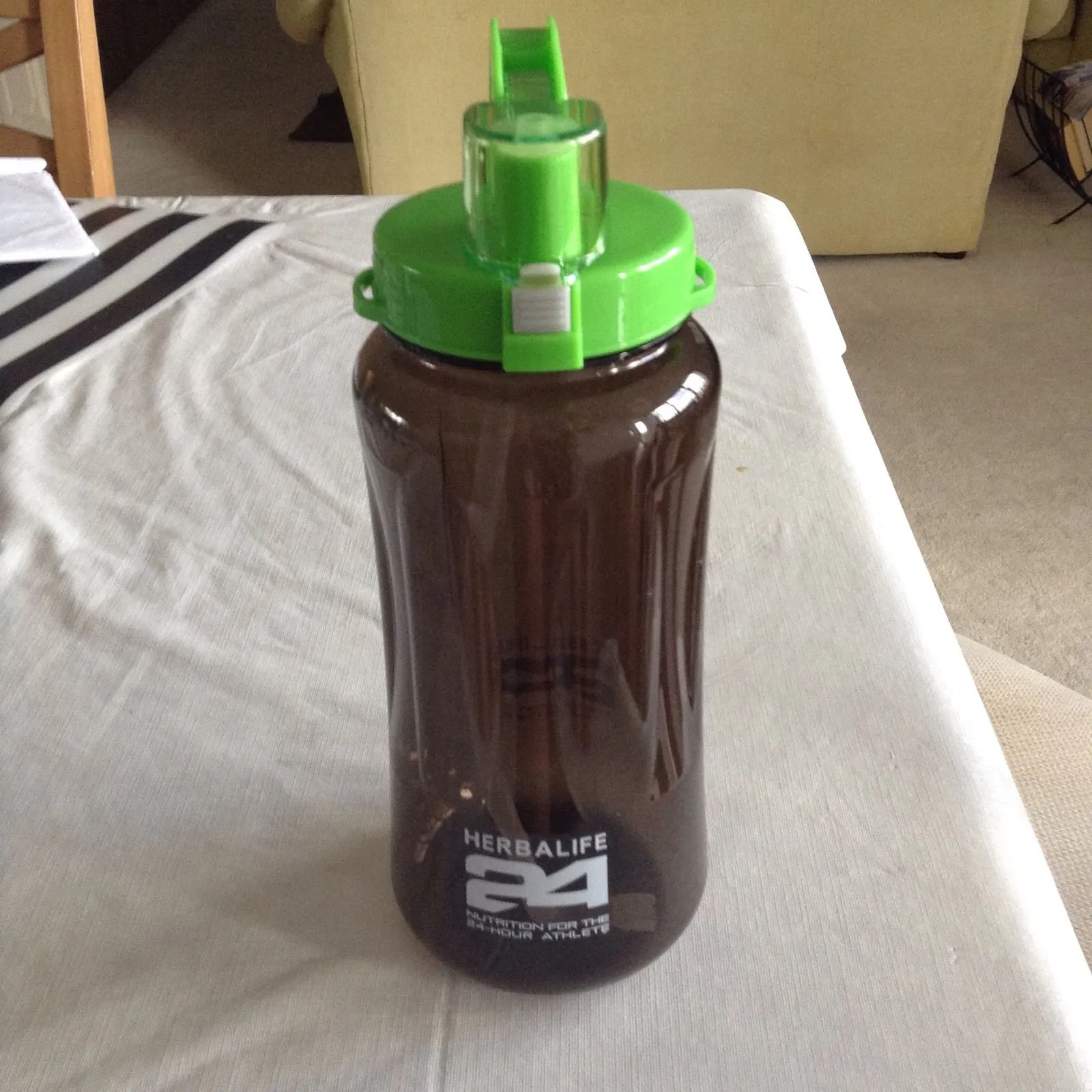 2L негабаритная бутылка с водой 2000 мл моды заморозить портативную космическую чашку Herbalife Nutrition Custom Shaker Bottle289c
