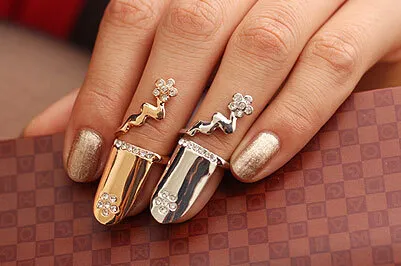 Rhinestone Flower Nail Women Ring Silver Guldfärg Vintage Fashion Cool Glänsande Smycken Partihandel Söt Presentfest