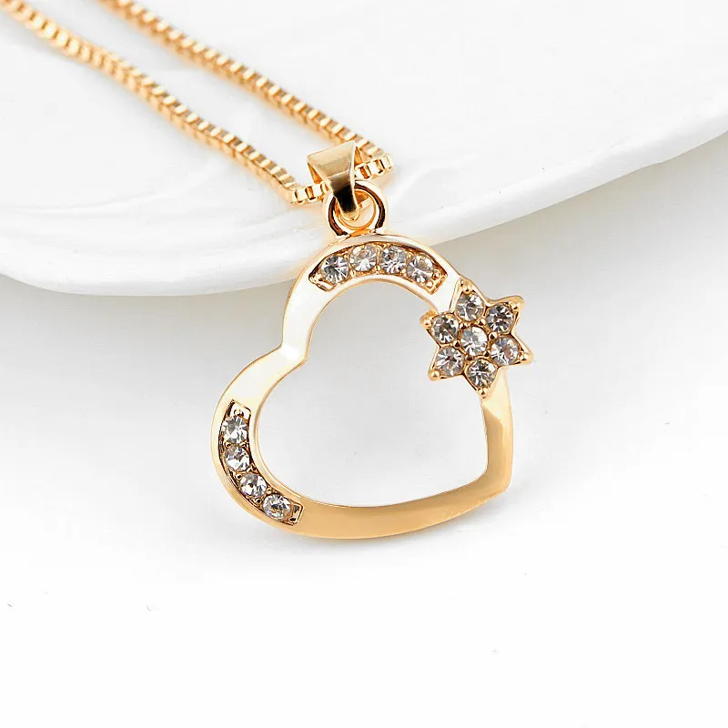 Mode hänge halsband för kvinnor guld silverpläterad hjärta rhinestone legering choker halsband smycken vän gåva