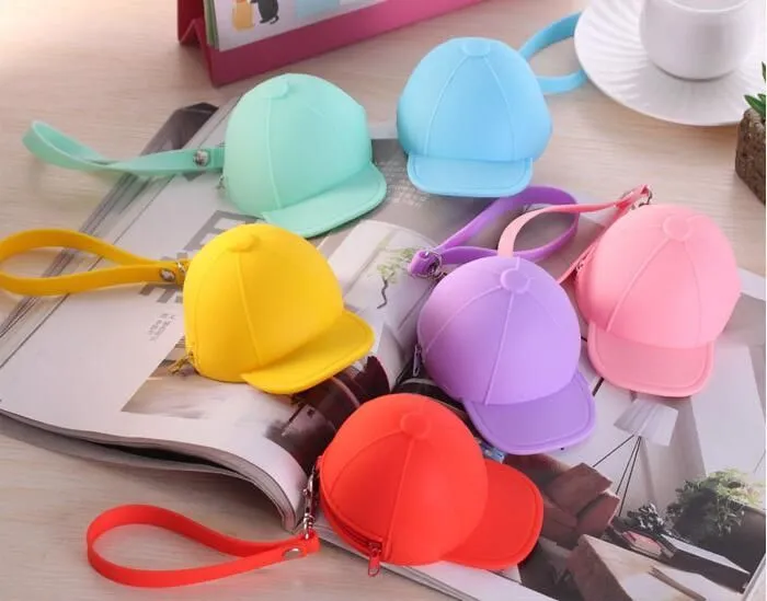 Nya söta myntpåsar tecknade godisfärg plånböcker baseball cap myntväska mini hatt Key silikon kvinnlig byt handväska gratis 