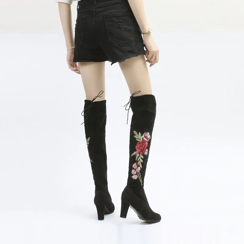 Stivali alti per le donne ricami eleganti stivaletti invernali slip on tacchi spessi caldi stile cinese dimensioni di grandi dimensioni UE 35 43