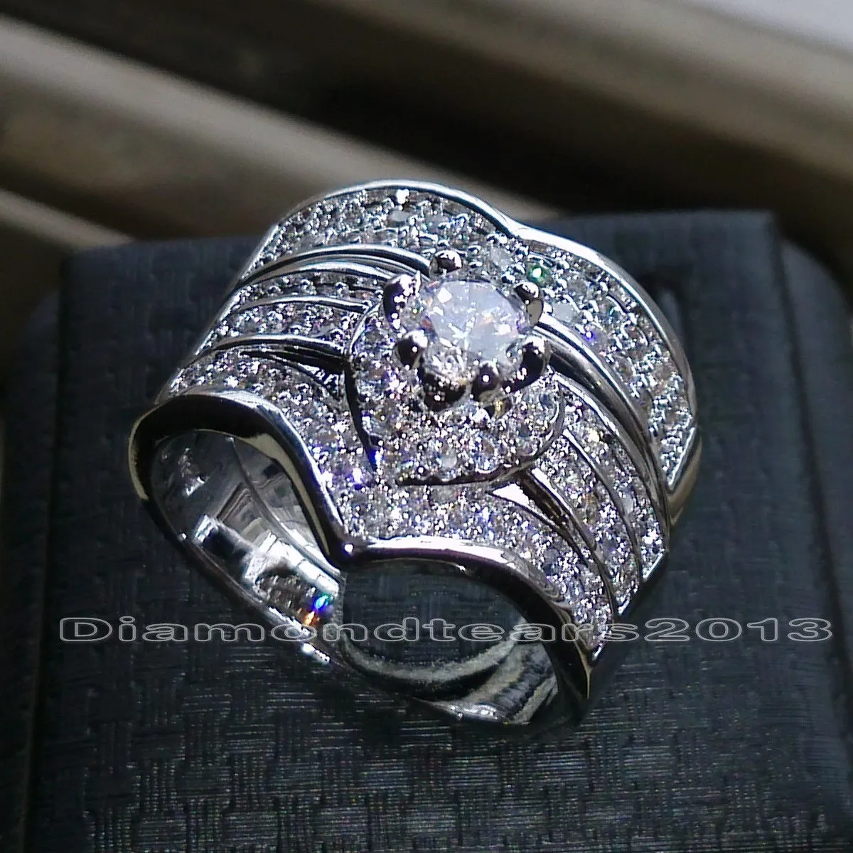 Victoria Wieck Luxe Sieraden Merk Desgin 10kt Wit Goud gevuld Ronde Cut Sapphire CZ Diamond Wedding Bridal Rings Set voor Dames Maat 5-11