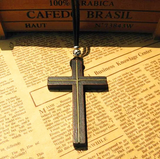 Solid Wood Cross Pendant Necklace Vintage Leather Cord tröja Kedja inlagd koppar Men Kvinnor SMEECHNY Handgjorda Stylish Jesus Vintag236K