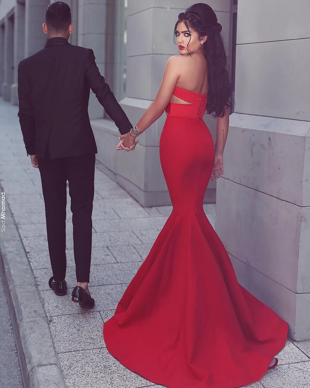 Arabski Red Satin Sweetheart Mermaid Suknie wieczorowe 2016 Sexy wycięty przód Długie suknie Red Carpet Custom Made Chiny EN8269