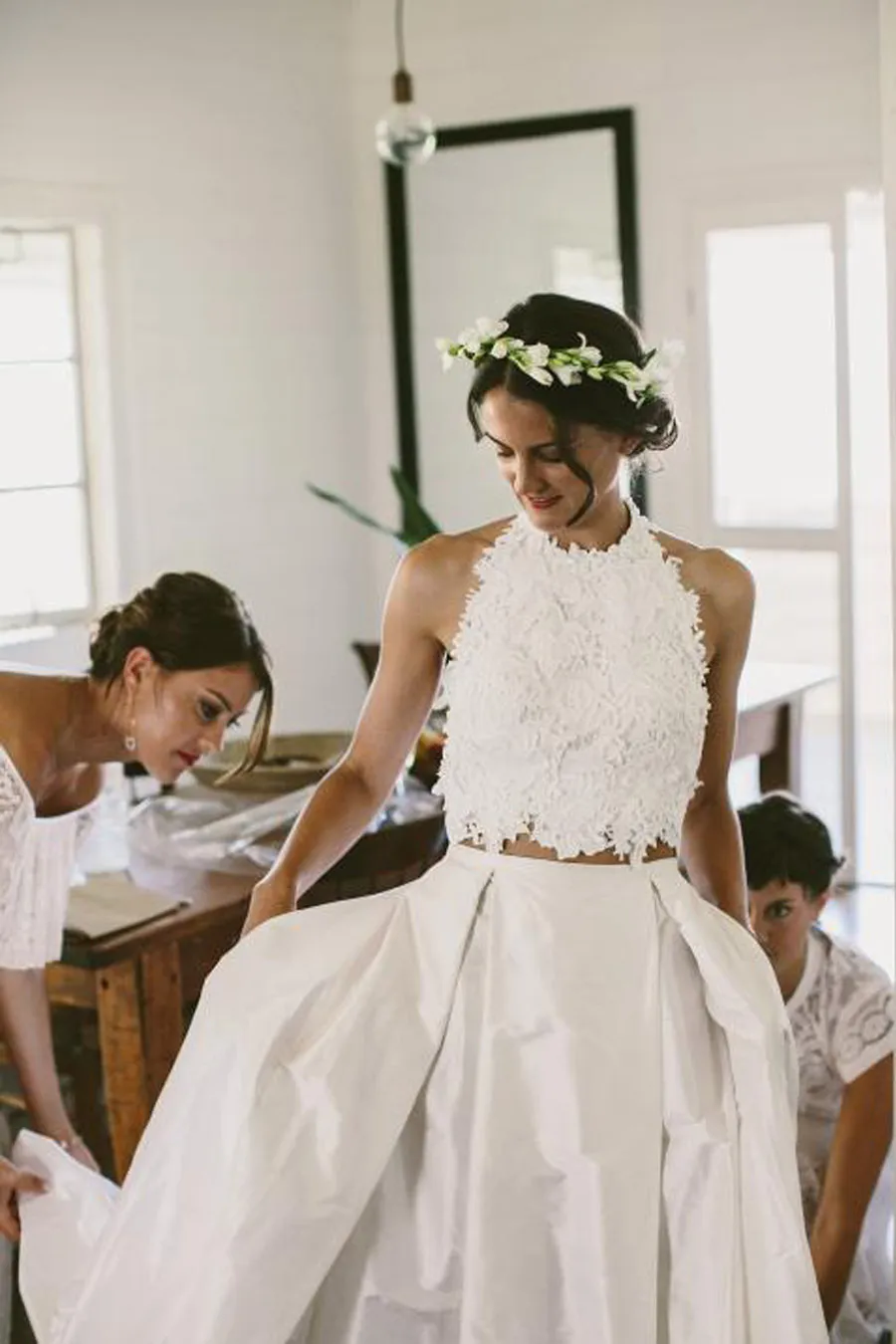 Modern Lace Beach Wedding Gowns With Crop Top And Taffeta Skirt